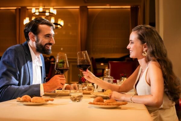 El Restaurante Perroquet presenta Cena de Cinco Tiempos con Vinos de Huentala y Luis Cavero