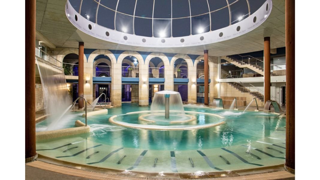 El circuito termal gallego que puso en España la moda de los spas en los establecimientos balneario, el Palacio del Agua de Balneario de Mondariz
