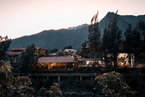 Nomad Hotels Group inaugura Qasa Valle Sagrado fachada