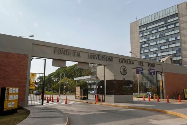Pontificia Universidad Católica del Perú (PUCP)