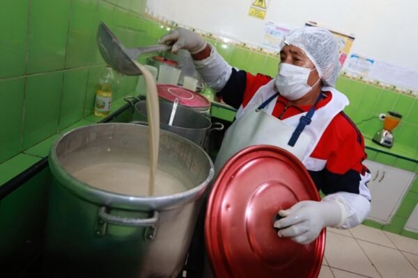 Huancavelica, mujer cocinando