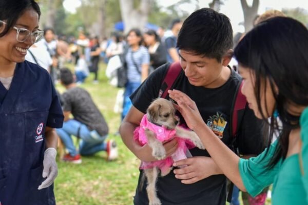 Personas con mascotas