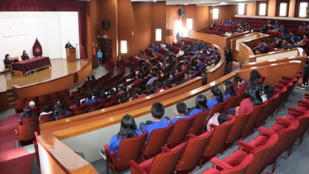 Escuela Abierta de Desarrollo en Ingeniería y Construcción EADIC