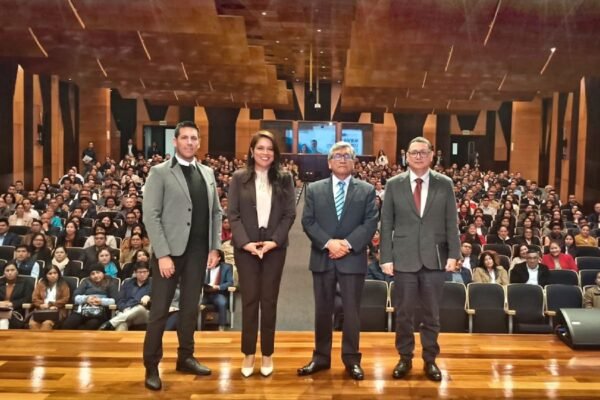 OECE: Más de 92,500 capacitados en 2025 sobre temas de la nueva Ley General de Contrataciones Públicas