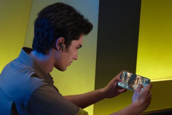 POCO presenta POCO F7