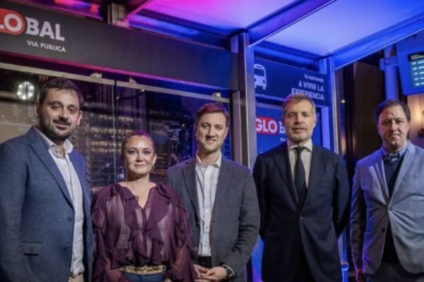 Montevideo, Uruguay, y en un evento exclusivo que tuvo lugar en Distrito el Globo, Global Vía Pública celebró el lanzamiento oficial de los nuevos refugios inteligentes