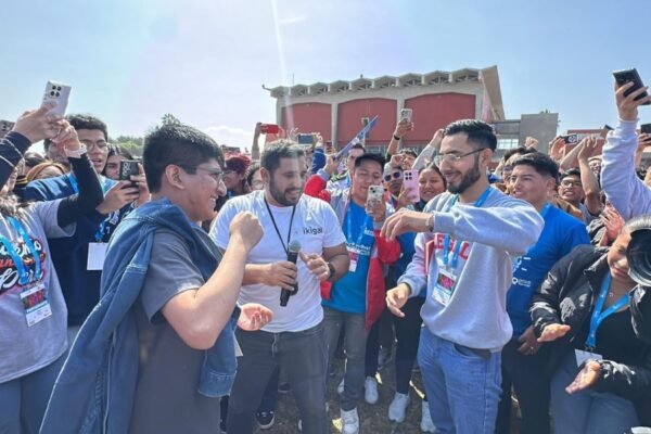 CADE Universitario 2025: estudiantes técnicos proponen ideas para fortalecer la democracia en el Perú