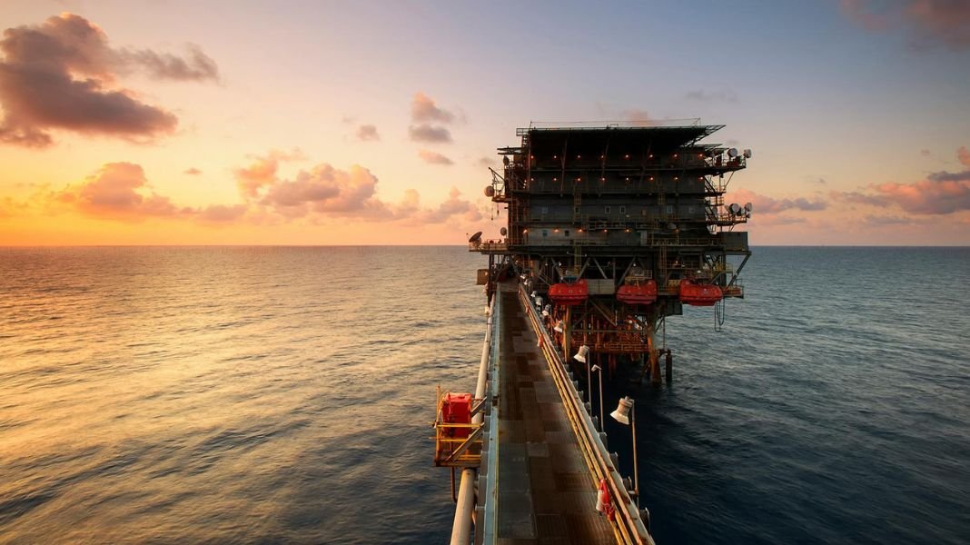 VT Markets: baja del petróleo favorece a Perú pero riesgos internos siguen