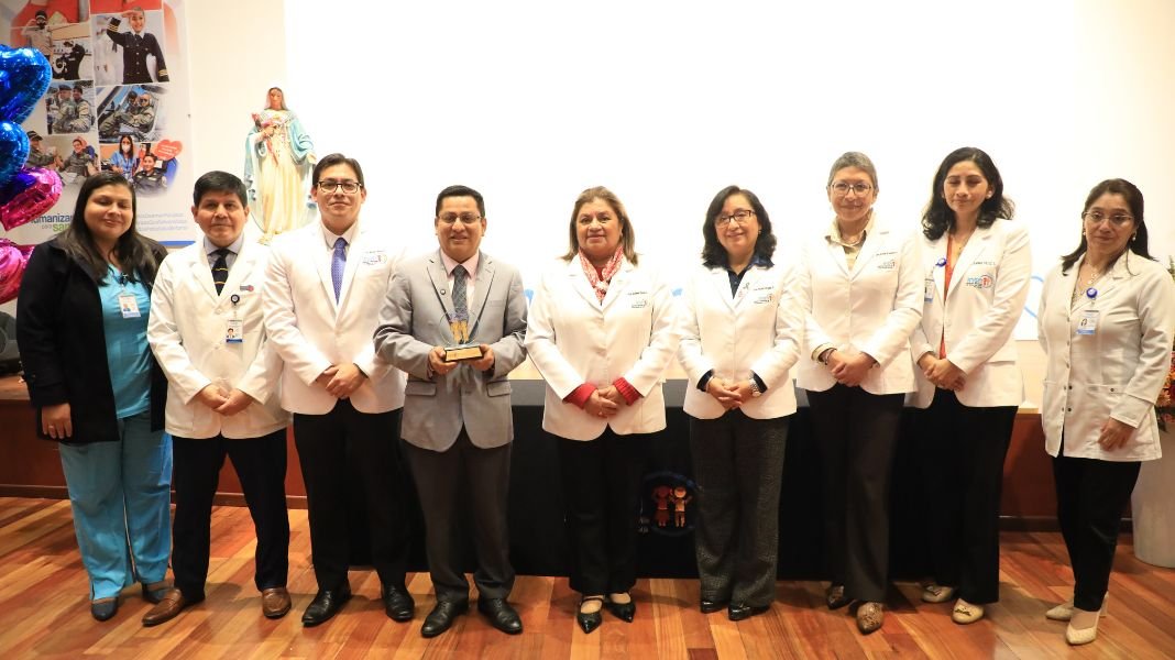 Ministro César Vásquez participó en la ceremonia por el 12. ° aniversario del Instituto Nacional de Salud del Niño San Borja