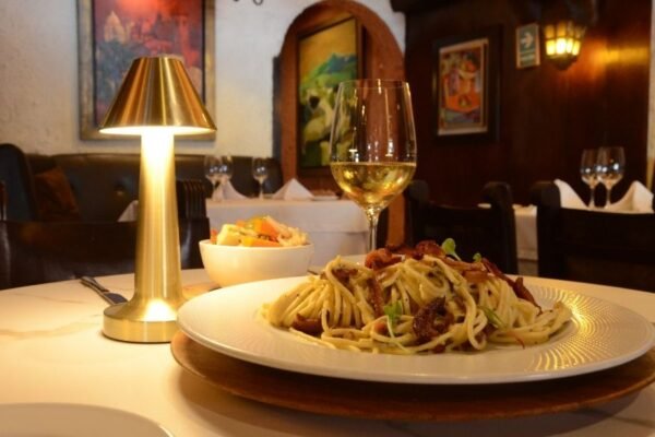 Trattoria Don Vito celebra 44 años de tradición, música y buena mesa