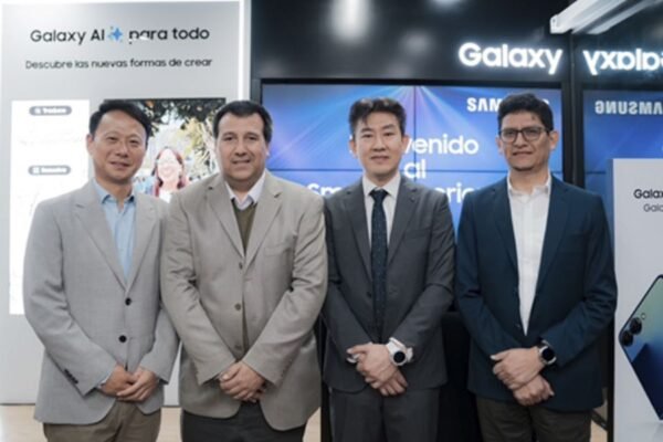 Samsung inaugura nuevo Smart Center en Miraflores
