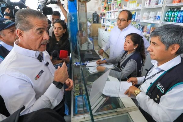 Ministro de Salud anunció suspensión del registro sanitario a 57 productos por no contar con certificado de buenas prácticas de manufactura