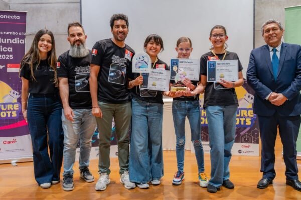 Perú rumbo a Singapur: estudiantes peruanos representarán al país en el Mundial de Robótica 2025