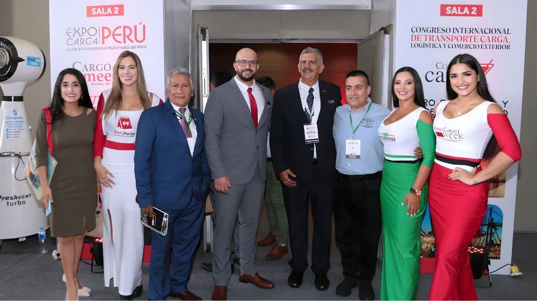 El Perú mantiene crecimiento y récord exportador pese a la inestabilidad política, destaca el exministro Juan Carlos Mathews