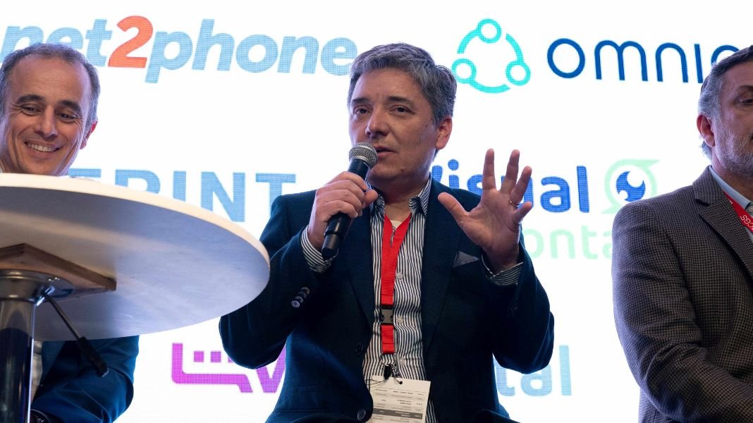 Contact centers en transición: De la externalización a la era de los copilotos digitales