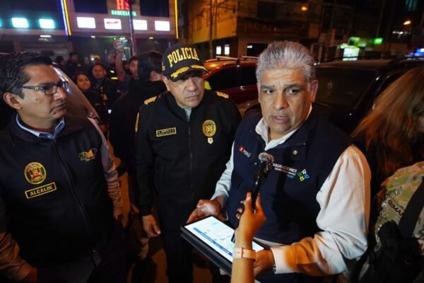 Superintendencia Nacional de Migraciones y la Policía Nacional del Perú (PNP)