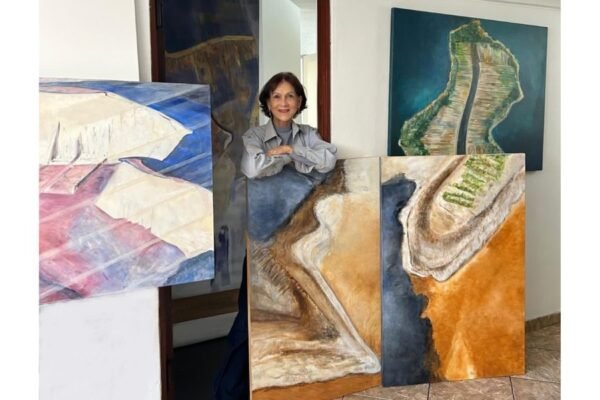 Teresa Grau regresa a la pintura con “Desde arriba”: una mirada aérea a los paisajes del Perú