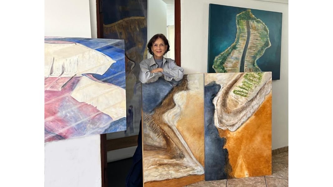 Teresa Grau regresa a la pintura con “Desde arriba”: una mirada aérea a los paisajes del Perú