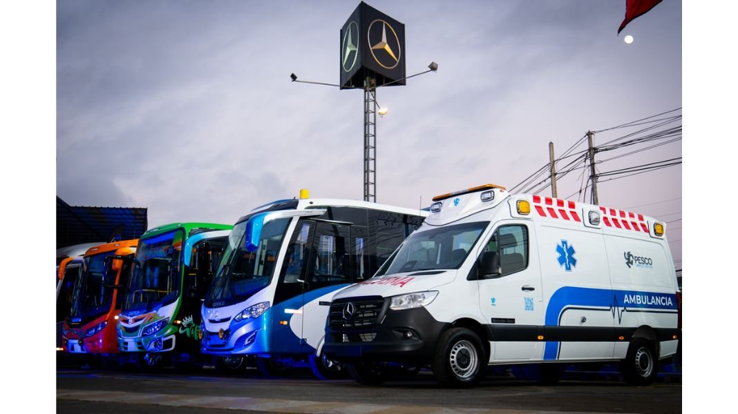 Mercedes On Tour Buses y Vans  de Divemotor, culmina con éxito su recorrido  llevando innovación y cercanía a sus clientes