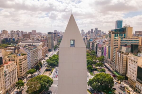 Buenos Aires inaugura el Mirador Obelisco, un nuevo ícono turístico en el corazón de la Ciudad.