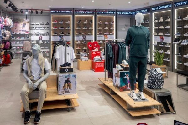 “Converse By You: Converse presenta su primer espacio de personalización en Perú”