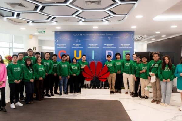 Estudiantes universitarios entran en la fase final del programa “Semillas para el Futuro 2025”