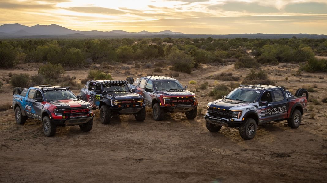 Ford celebra los 15 años de Raptor con una doble victoria en la Baja 1000