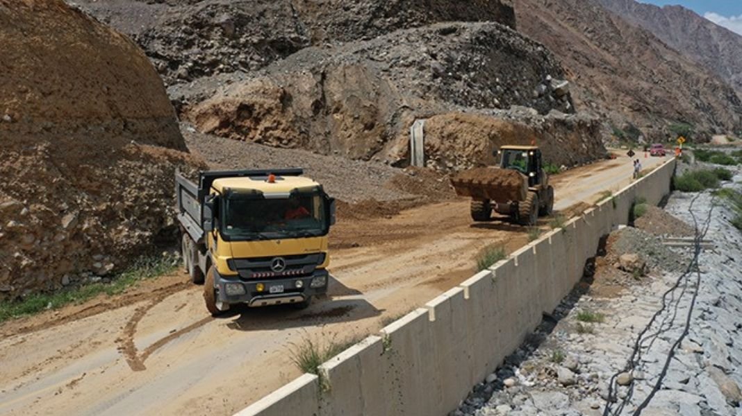 MTC entrega más de 308 mil galones de combustible para atender emergencias en vías departamentales y vecinales