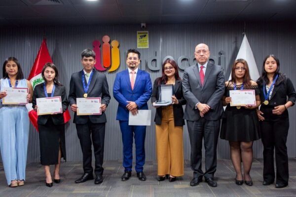 Estudiantes de Cusco, Huancayo y Lambayeque ganan concurso nacional de Indecopi “Menos barreras, más competencia”