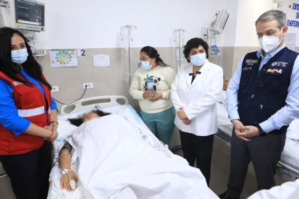 Minsa garantiza atención gratuita y acompañamiento a familias de afectadas en atentado en Carabayllo