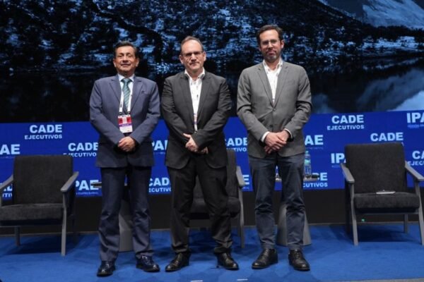 CADE Ejecutivos 2025 alerta sobre crisis en servicios esenciales: déficit de 2 millones de viviendas y deterioro en educación y salud