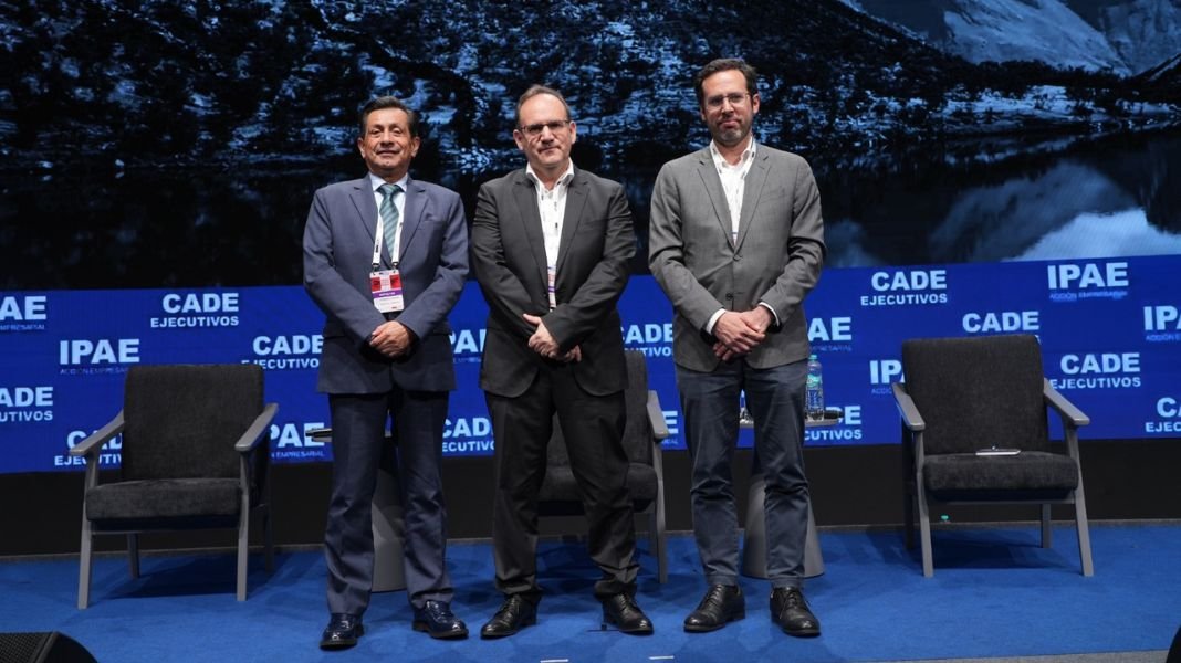 CADE Ejecutivos 2025 alerta sobre crisis en servicios esenciales: déficit de 2 millones de viviendas y deterioro en educación y salud