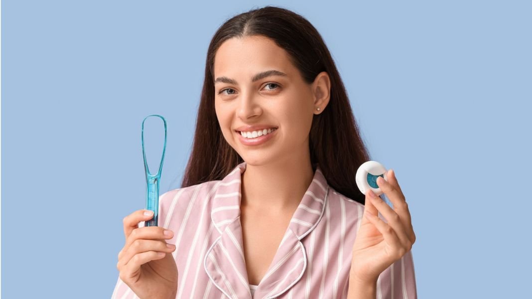 Limpieza lingual: el hábito que ayuda a prevenir el mal aliento y mejora la salud bucal