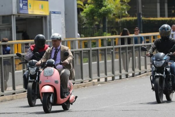 Touring y Automóvil Club del Perú: “Usuarios de scooters y motos eléctricas deben usar cascos e indumentaria de seguridad”