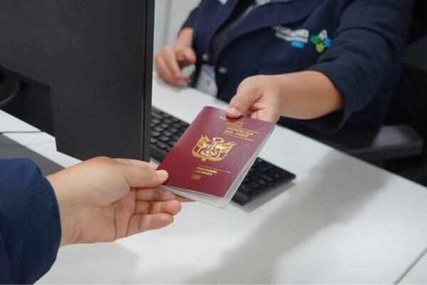 Migraciones entregó casi 700 000 pasaportes en lo que va del año superando por tercer año consecutivo las anteriores gestiones