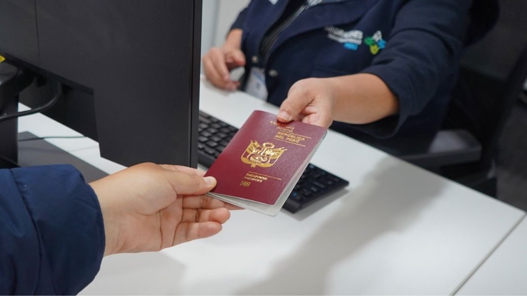 Migraciones entregó casi 700 000 pasaportes en lo que va del año superando por tercer año consecutivo las anteriores gestiones