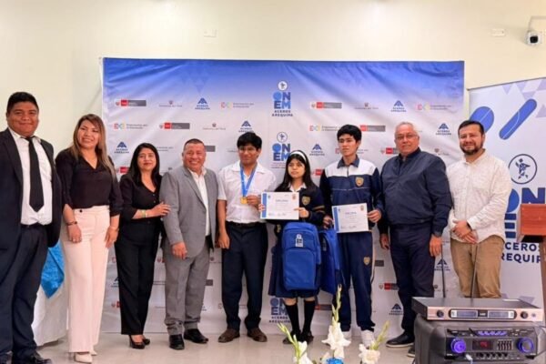 Reconocen a estudiantes de Pisco por su destacado desempeño en la XXI Olimpiada Nacional Escolar de Matemática Aceros Arequipa