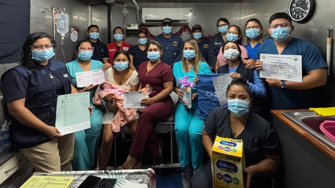 Gestante Kichwa da a luz de manera segura a bordo de la PIAS Napo en Loreto