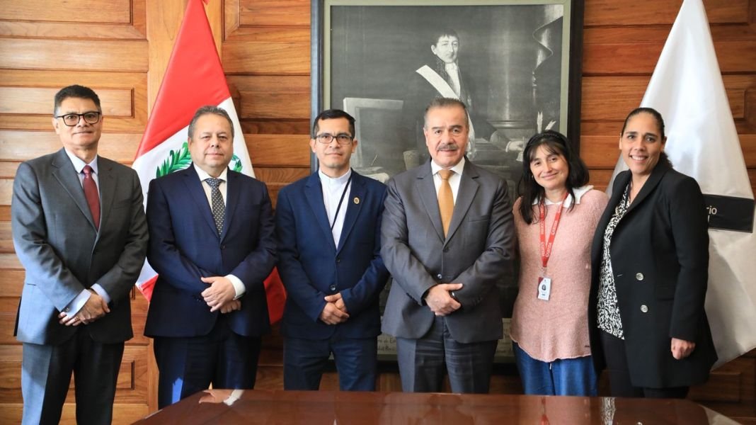 Minsa prepara capacitaciones especializadas en bioética para fortalecer la atención humanizada