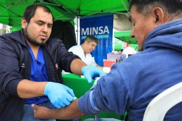 Minsa: 85 948 varones se han realizado tamizaje de cáncer de próstata y 4959 pacientes recibieron tratamiento durante este año