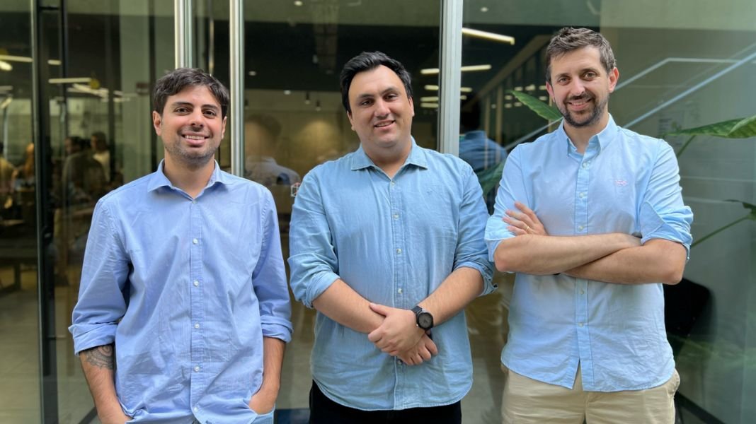 Los fundadores de Duemint, Félix Said, Pablo Eterovic y Cristián Yoma, fintech chilena que impulsa el programa Formalízate Hoy