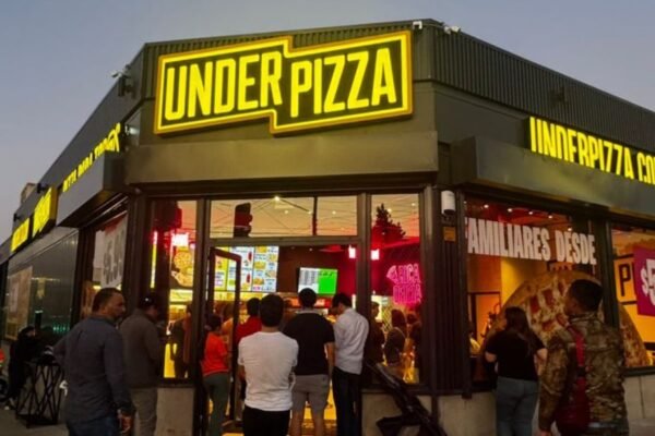 ¡Los Ángeles se ilumina de amarillo con la llegada de Under Pizza!