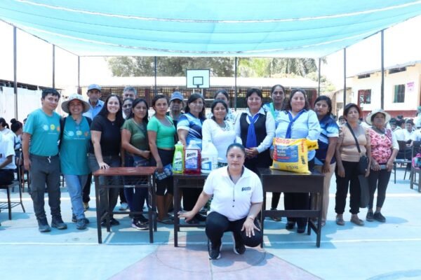 Sapolio Profesional y Water For People buscan garantizar reducir la inasistencia de escolares con baños limpios y seguros en escuelas