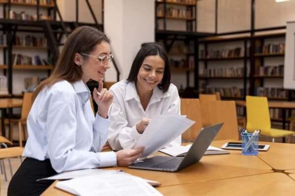 Estas son las cualidades que buscan los reclutadores en gente con posgrado