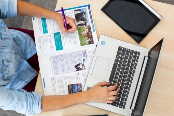 ¿Ya terminaste tus clases de inglés? Descubre cómo mantener tu nivel y no olvidarlo