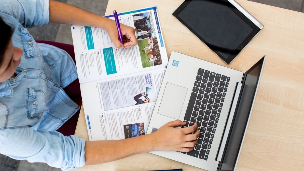 ¿Ya terminaste tus clases de inglés? Descubre cómo mantener tu nivel y no olvidarlo