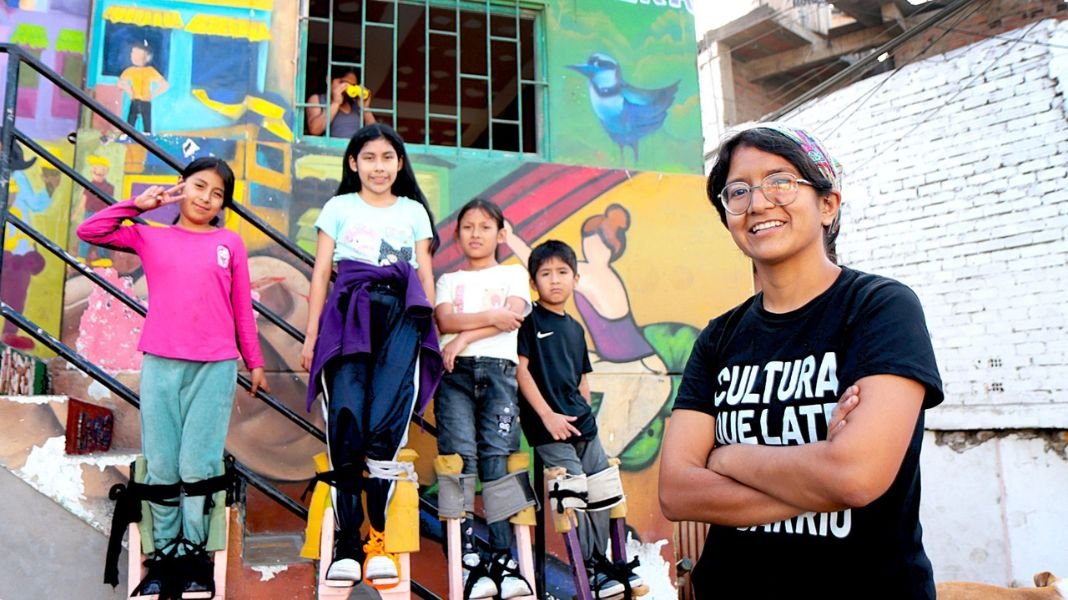 Campaña “Forjando valores” del IRTP visibiliza labor de mujer que acerca el arte a las infancias