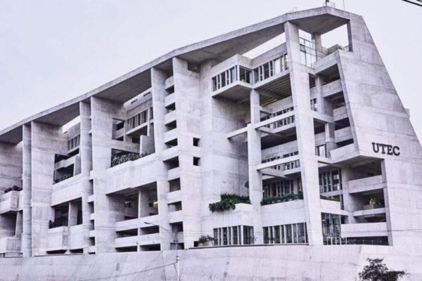 ¿Cuáles son las universidades más valoradas para contratar talento en ciencia de datos en el Perú?