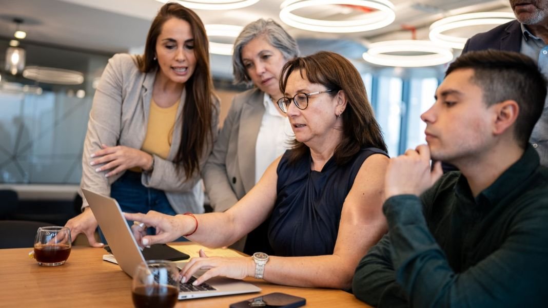 Gen Z, X y Millennials: ¿Cómo gestionar equipos con generaciones distintas en el trabajo?