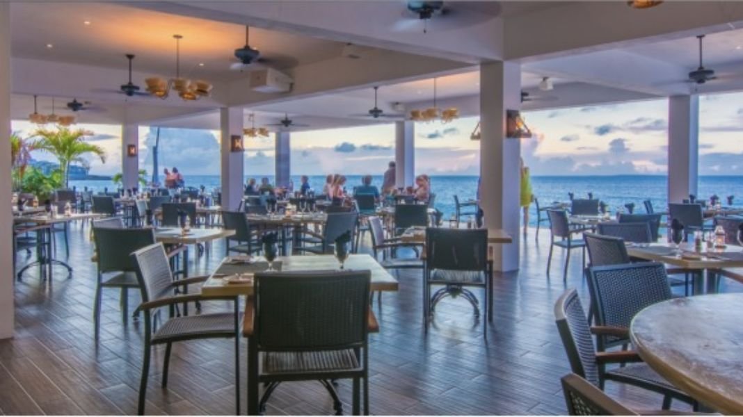 Straw Hat lleva la alta gastronomía a la playa Meads Bay en Anguilla